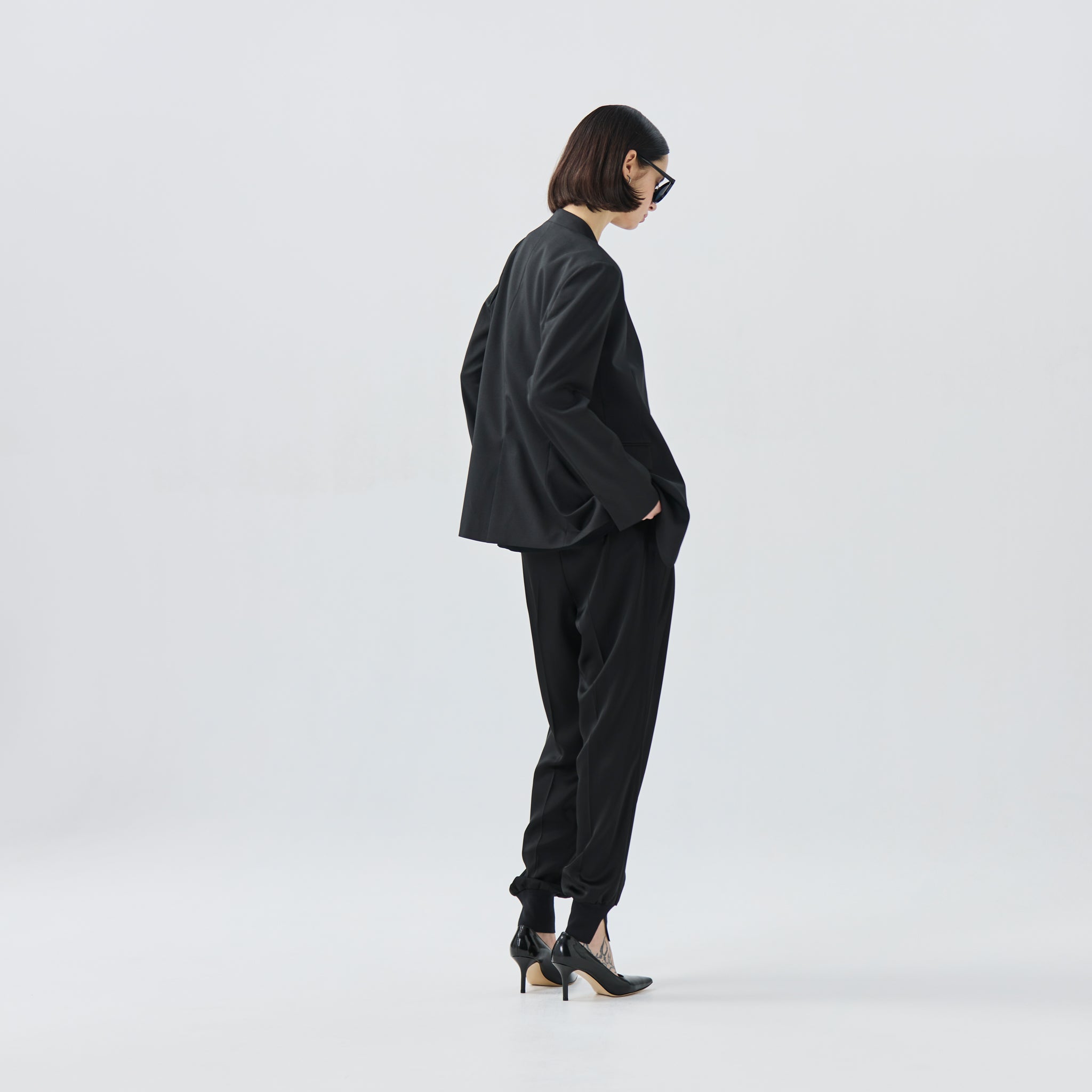 TMOサテンタックジョガーパンツ