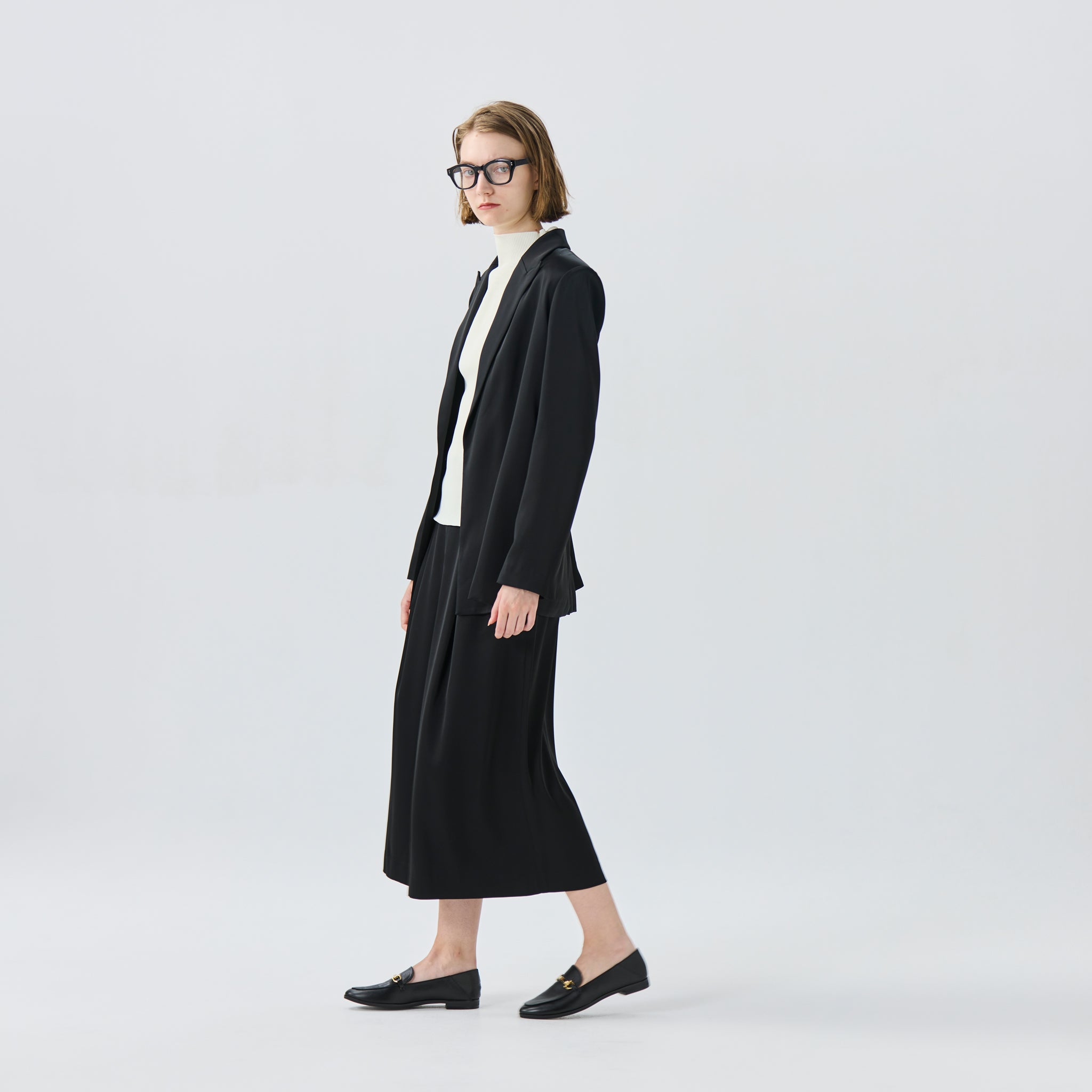 サテンジャケット