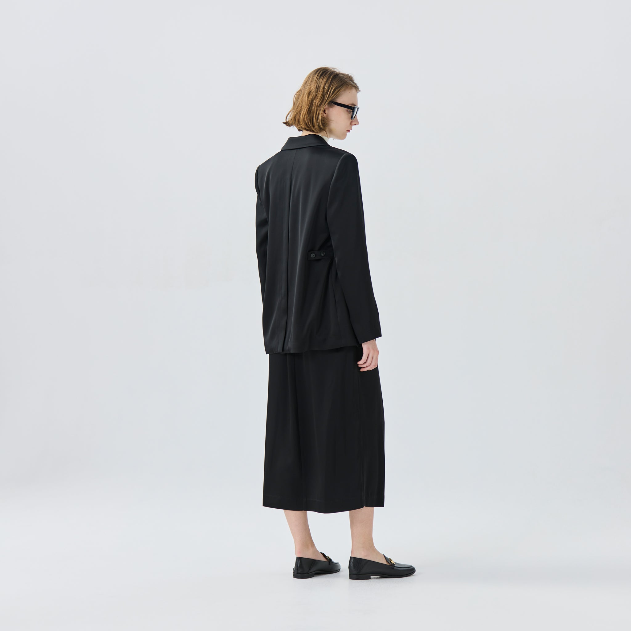 サテンジャケット