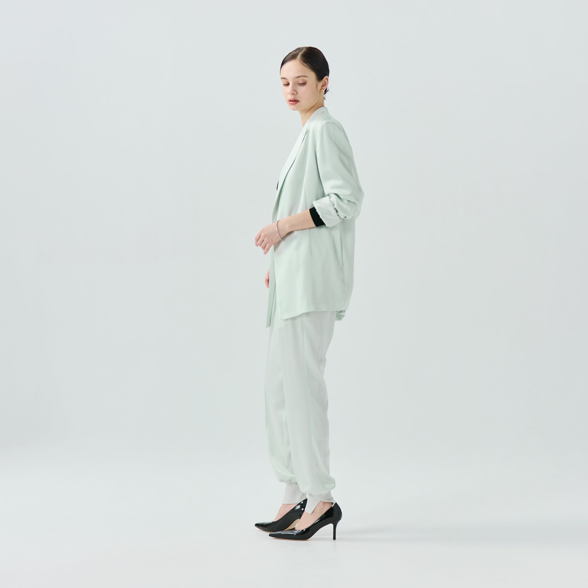 TMOサテンタックジョガーパンツ