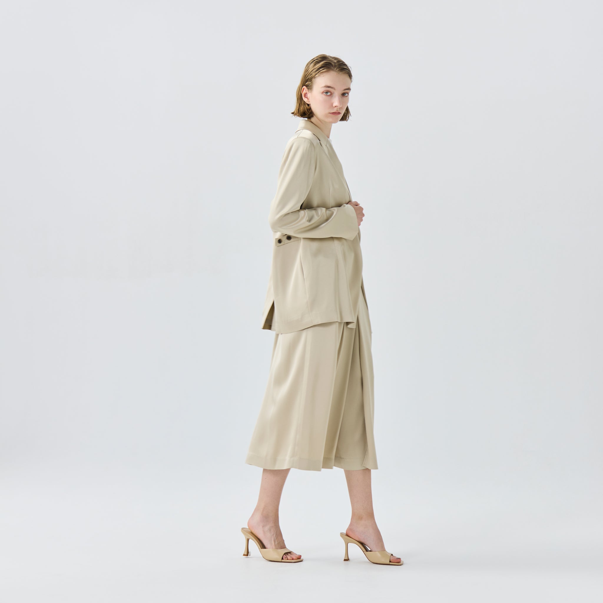 TMOサテンスカート