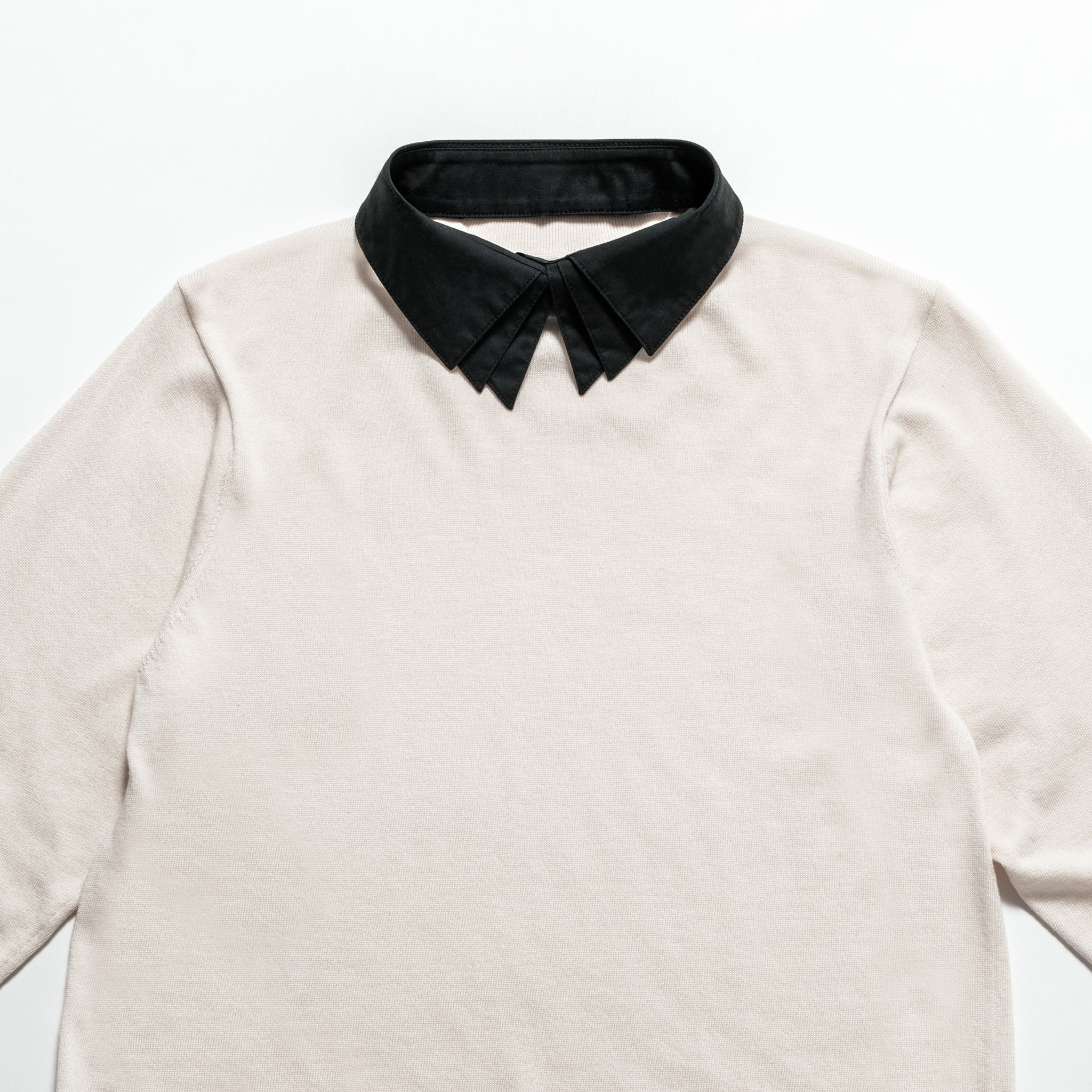 「グッドアップニット」シルクウール クルーネック