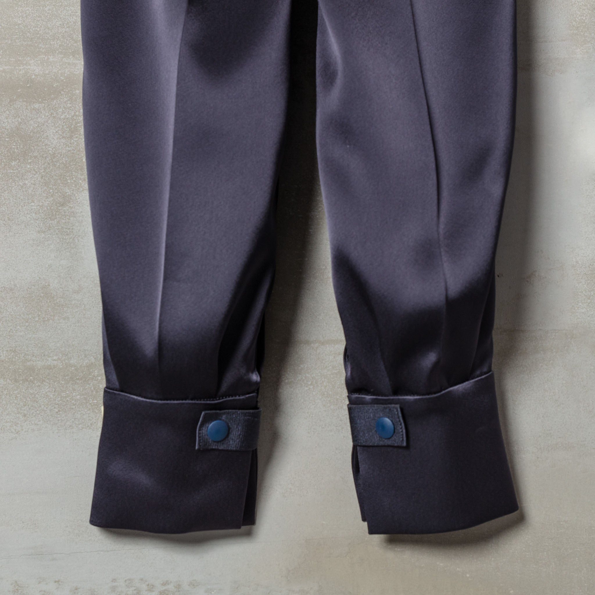 「フェアウェイパンツ」オールサテンジョガー