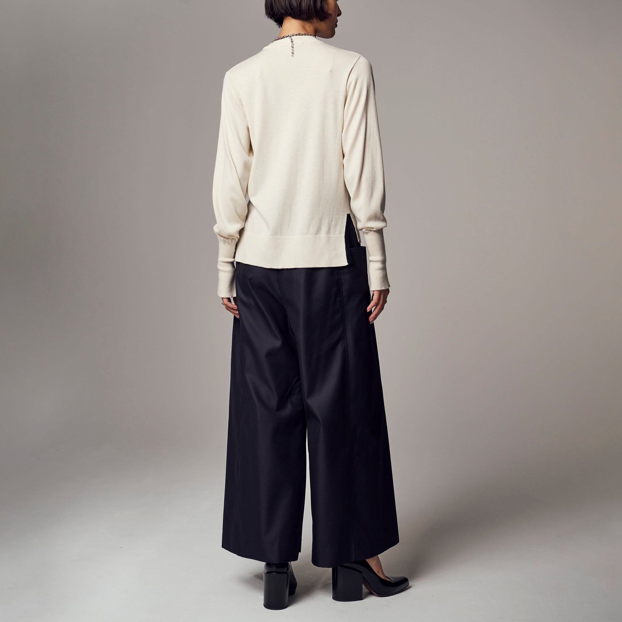 「グッドアップニット」シルクウール クルーネック