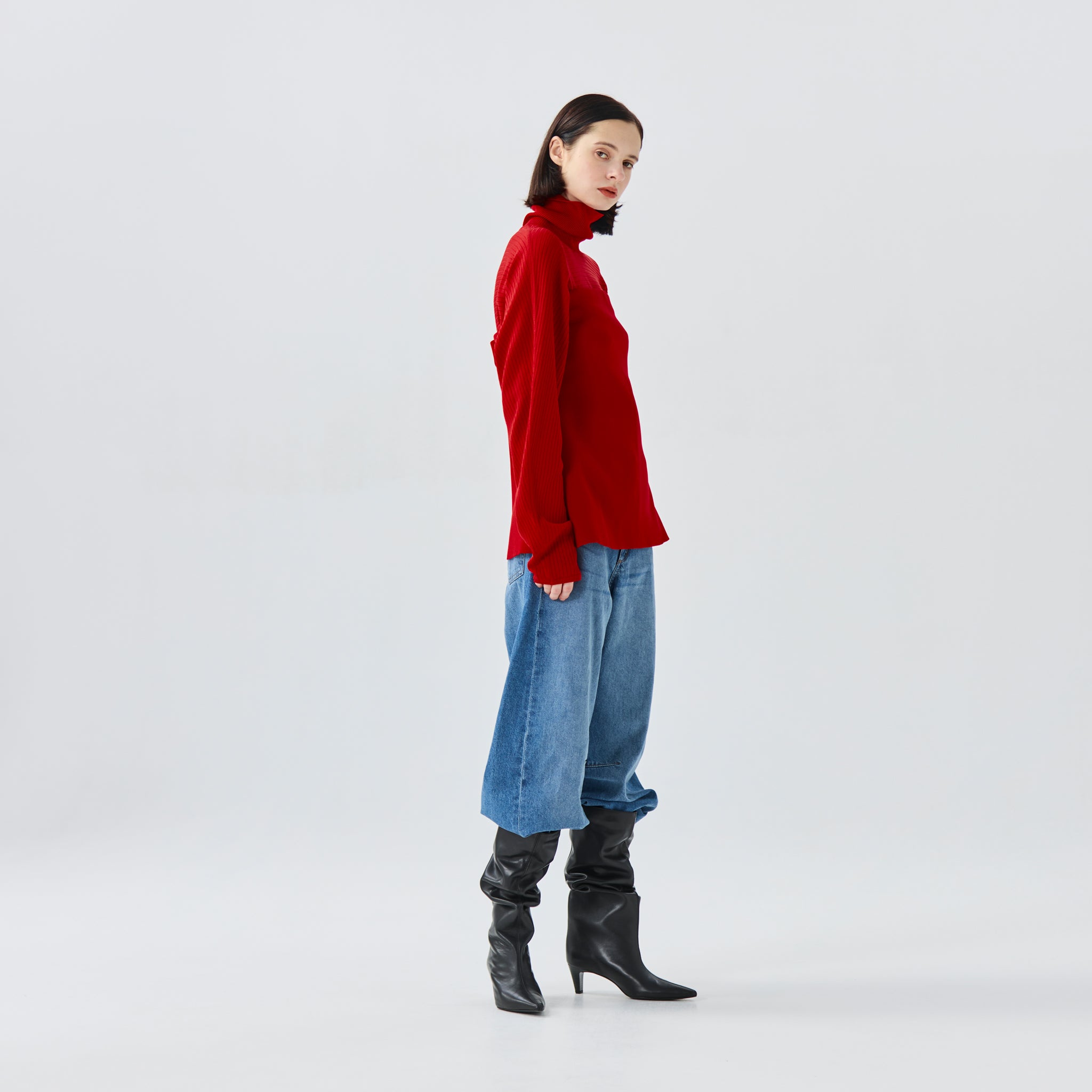 ペプラムプルオーバーニット