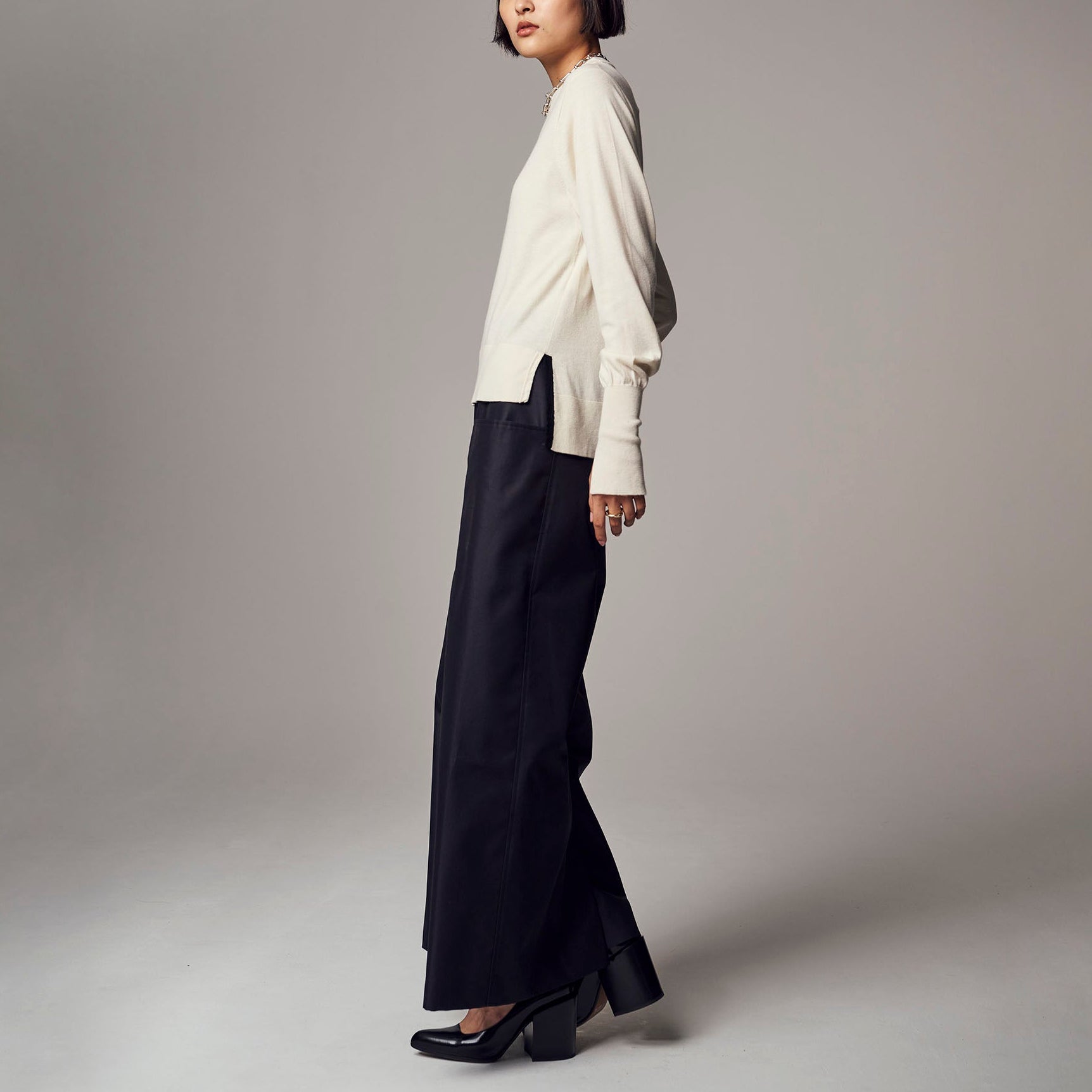 「ムービングベイカーパンツ」ドレスコットン