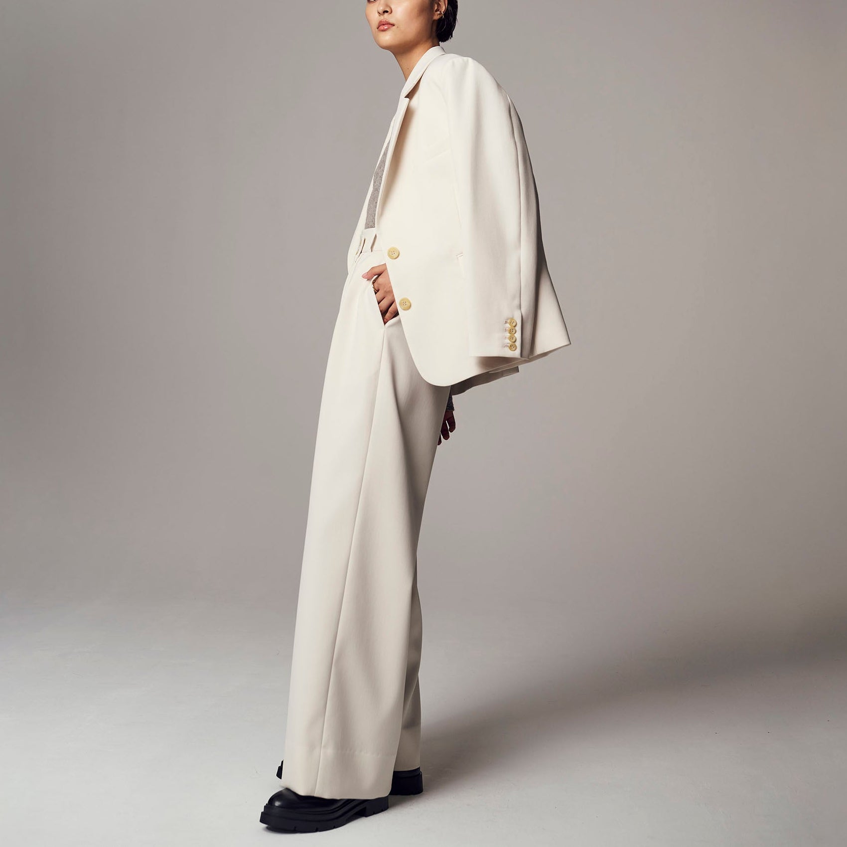 「ニュースタンダードワイドパンツ」スペリオウールミックス