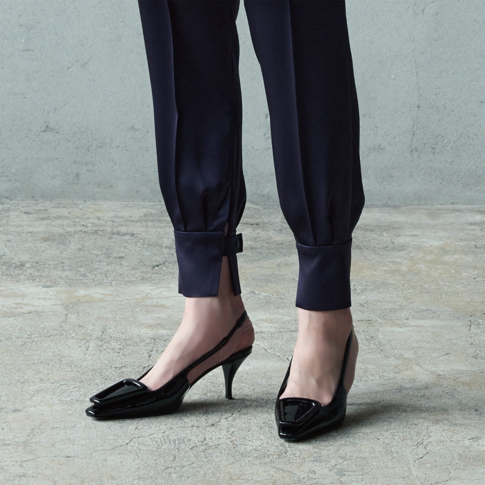 「フェアウェイパンツ」オールサテンジョガー