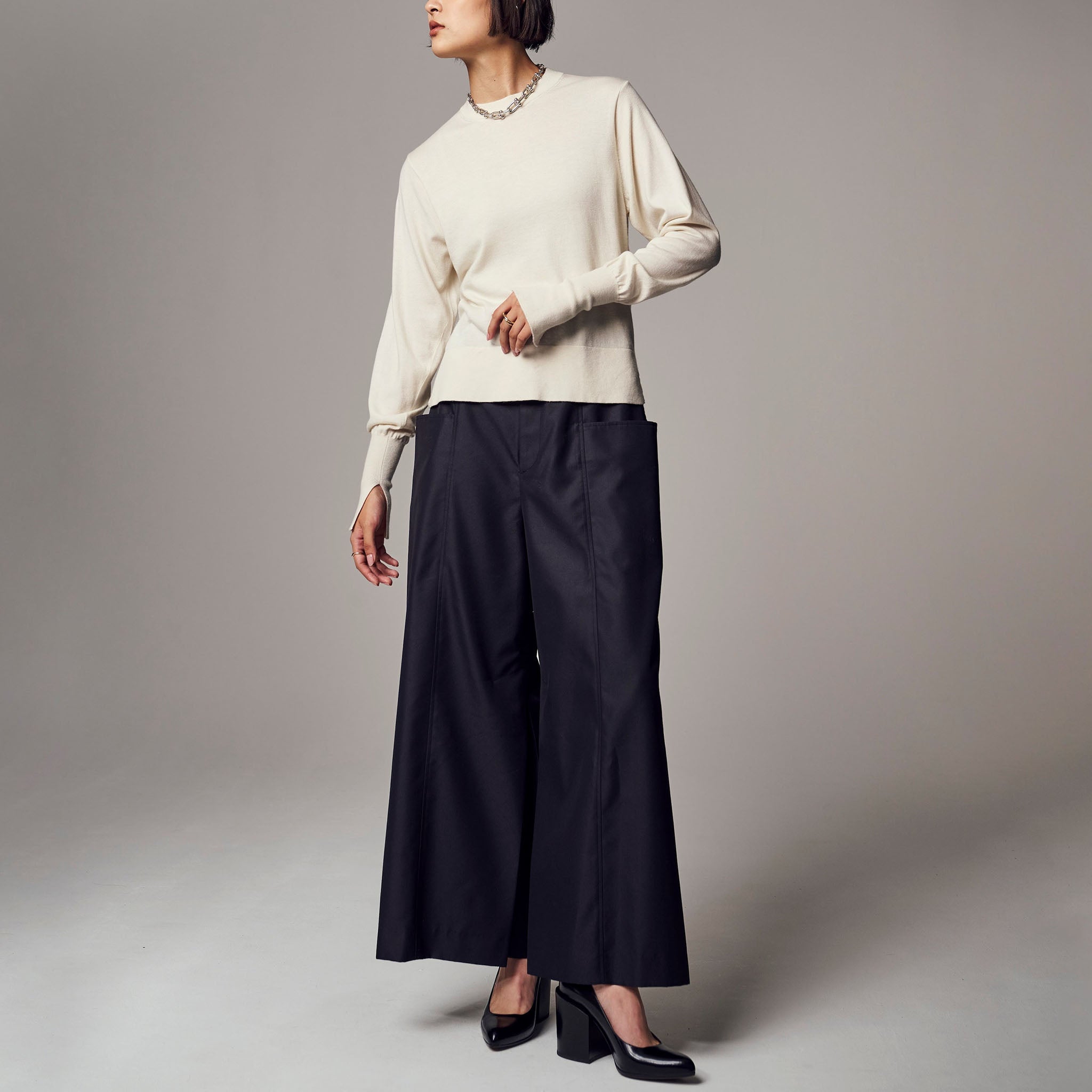 「グッドアップニット」シルクウール クルーネック