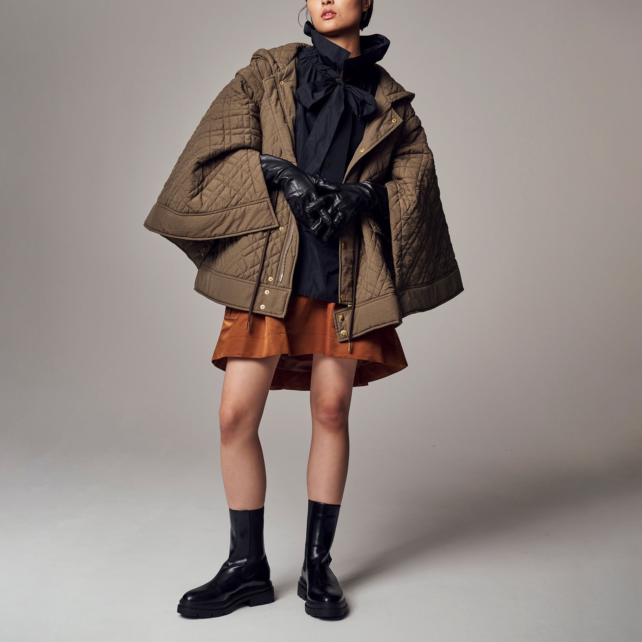 「トランスフォームケープジャケット」ナイロンキルティング