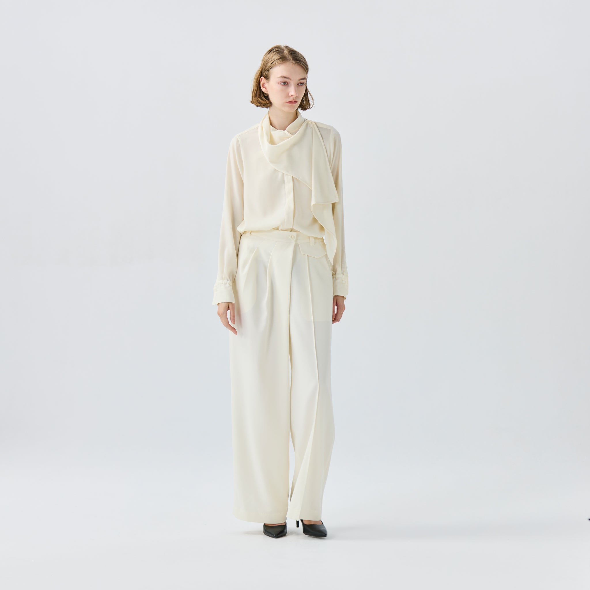 ラップクロスブラウス