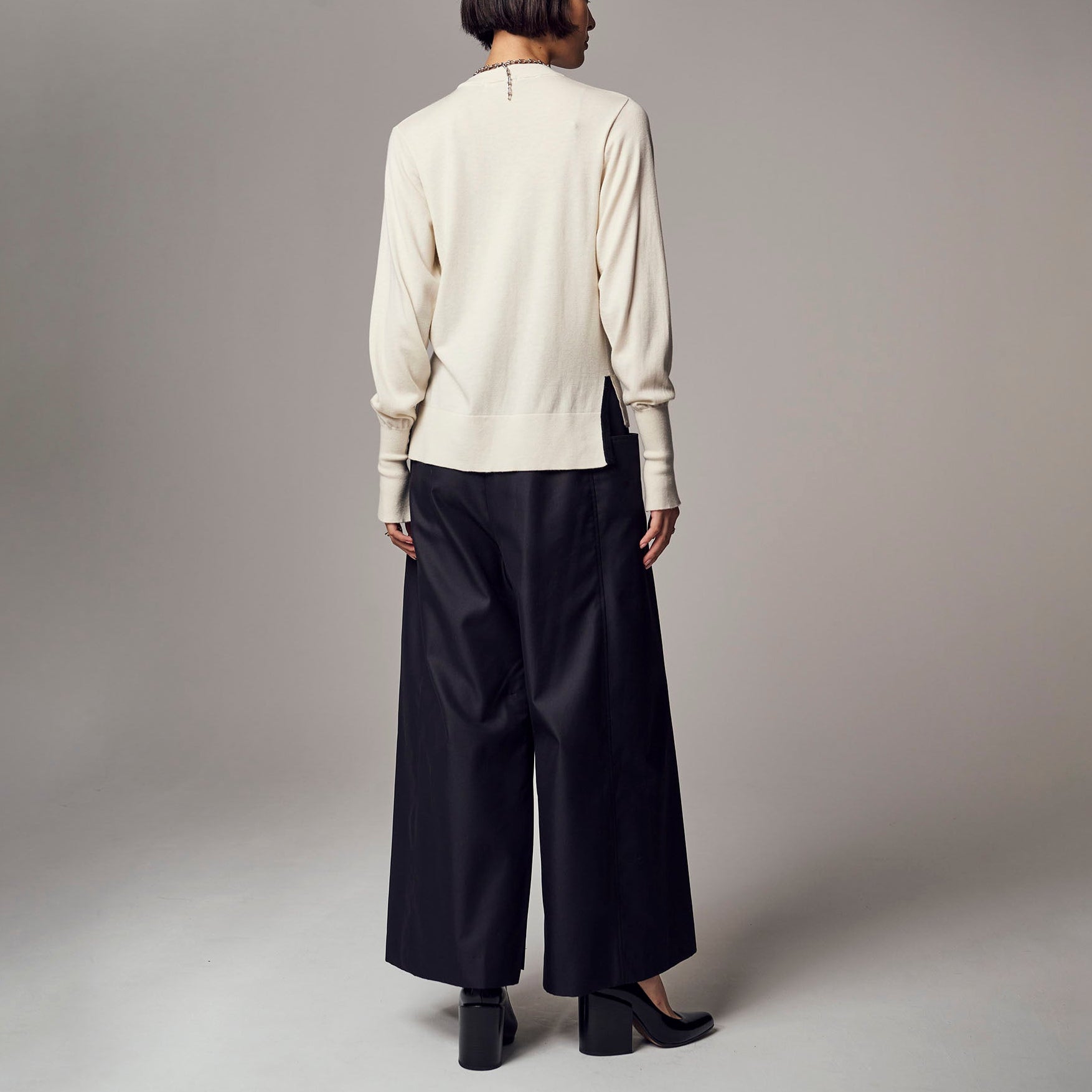 ムービングベイカーパンツ」ドレスコットン