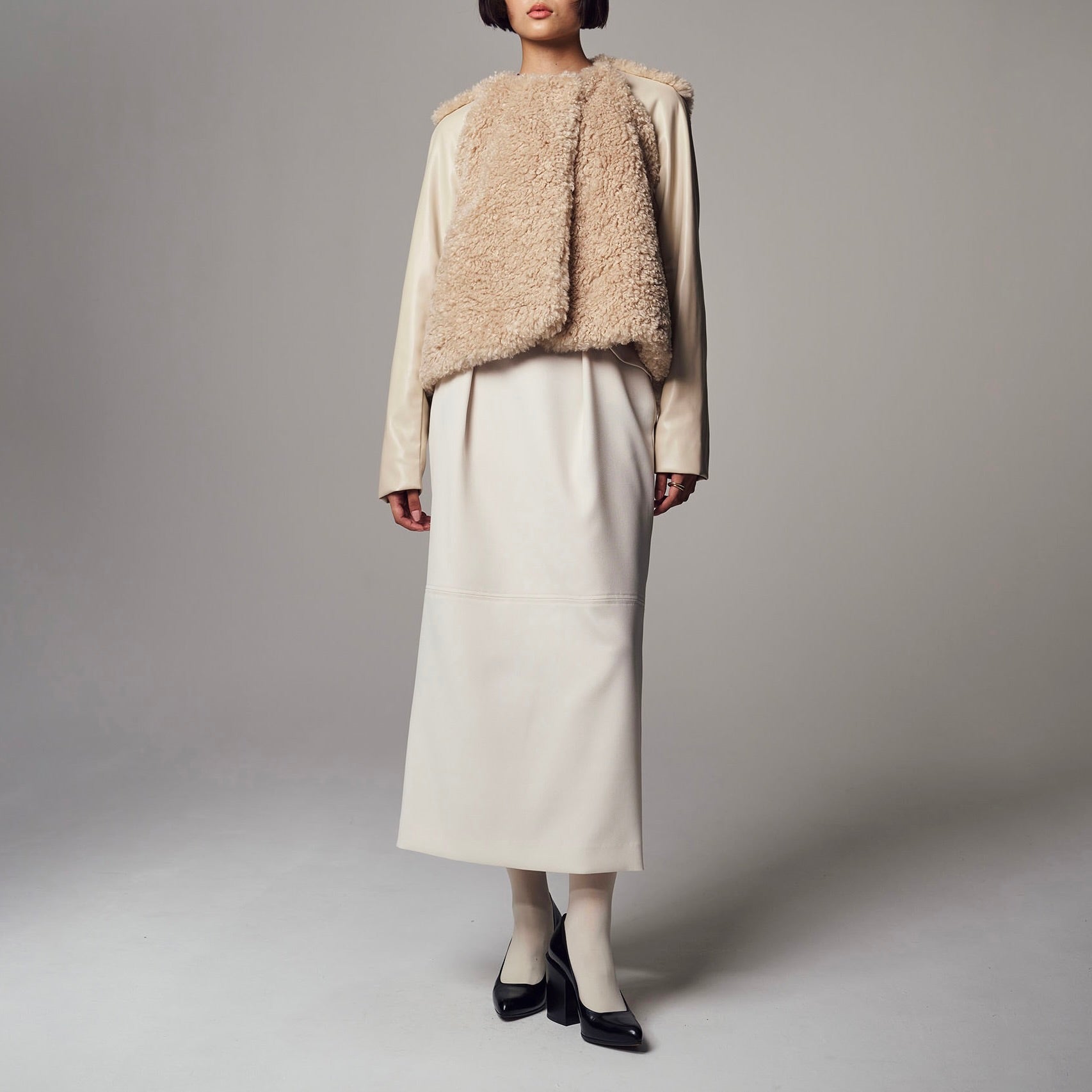 「バーロウブルゾン キャリーリボン」ヴィーガンレザー